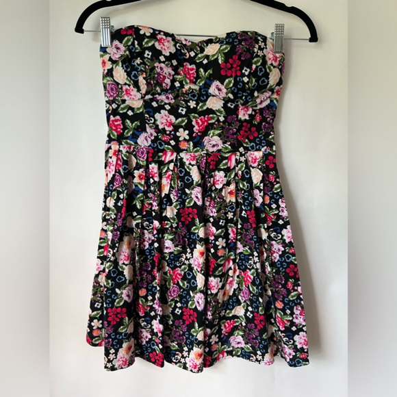 Magazine, Women’s Floral Dress Sweetheart neckline - Multicoloured. Size: M - Picture 9 of 10